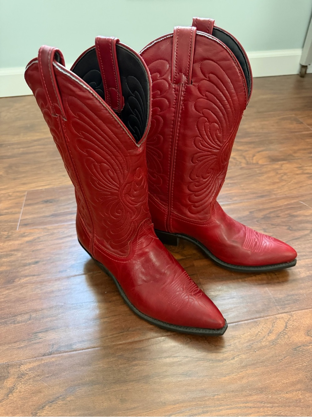 Laredo Women’s Deep Red Western Boots, size 7 1/2 M